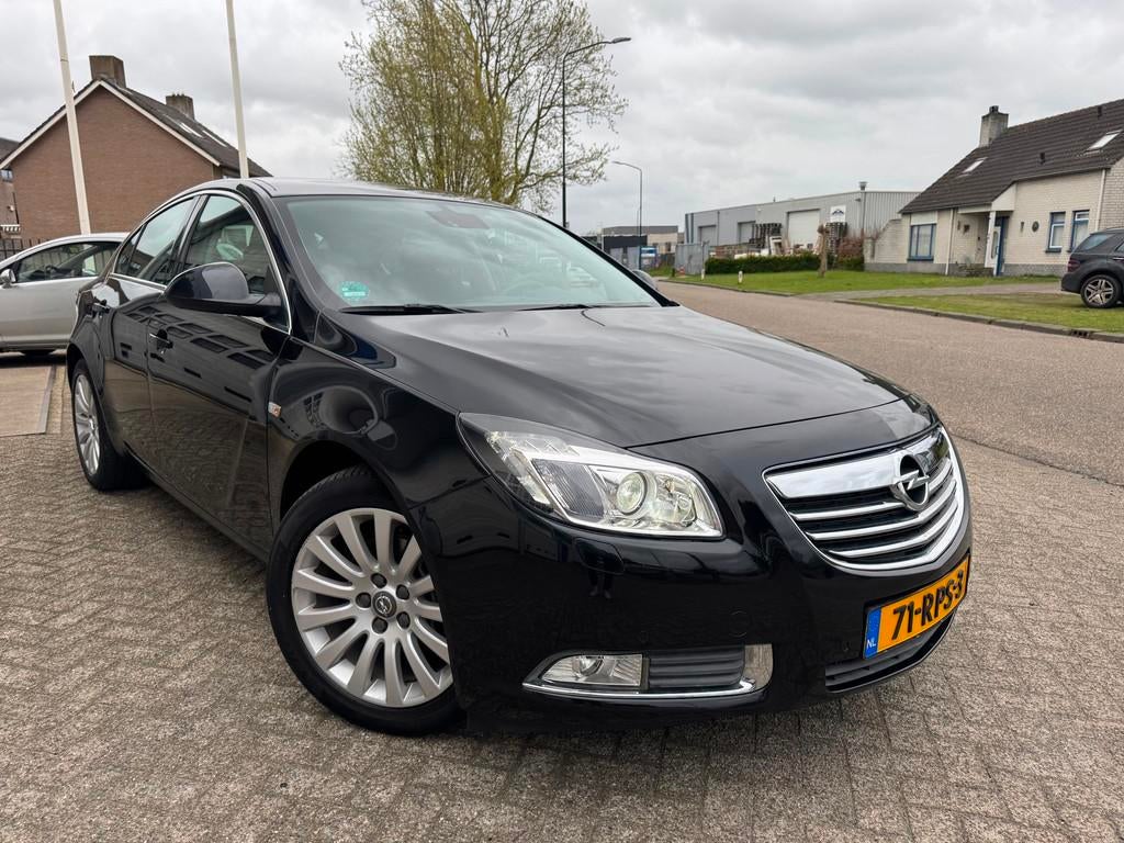 Opel Insignia 1.6 T Edition Airco,Xenon,Navigatie, Euro 5, Gebruikt, 4 cilinders, Zwart
