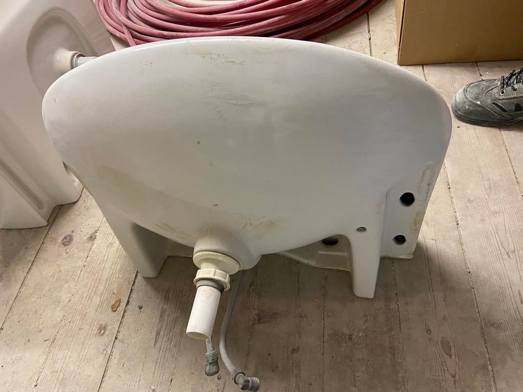 Wastafel met kraan onbeschadigd, Huis en Inrichting, Badkamer | Badkamermeubels, Ophalen, 50 tot 100 cm, Zo goed als nieuw, Minder dan 100 cm