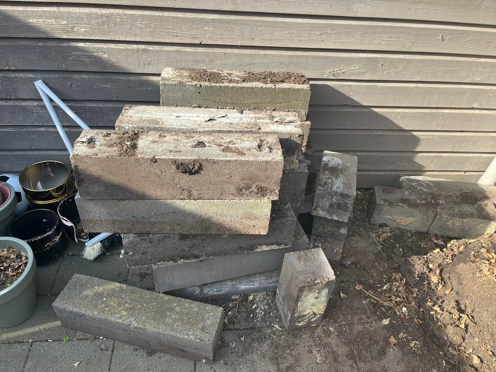 Bielzen, Ophalen, Zo goed als nieuw, Bakstenen