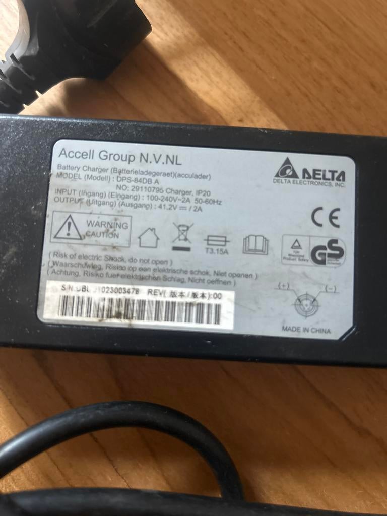 Delta elektrische fiets lader 4 pin, Ophalen of Verzenden, Gebruikt