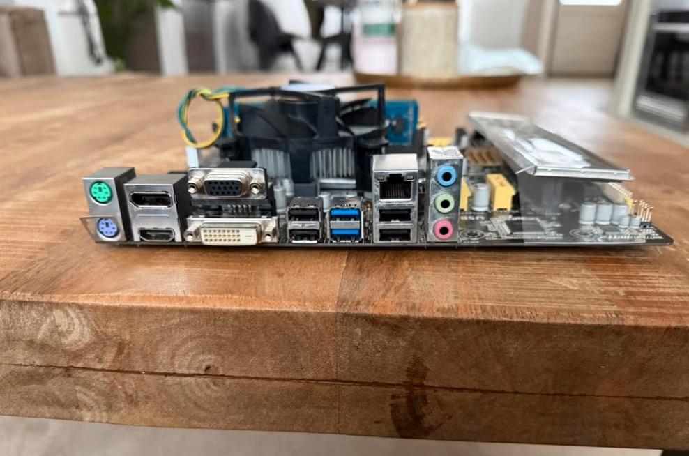 Asus Socket 1150 Intel Core i7-cpu 3.40 Ghz Geheugen 16 Gb, Computers en Software, Moederborden, DDR3, Ophalen of Verzenden, Zo goed als nieuw