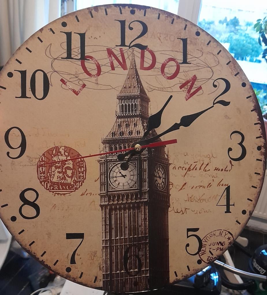 Klok (merk Quartz) Londen  Big Ben vintage look, Huis en Inrichting, Woonaccessoires | Klokken, Ophalen, Zo goed als nieuw, Analoog