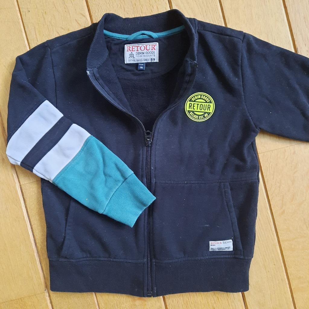 Retour vest zwart groen wit maat 122/128, Trui of Vest, Ophalen of Verzenden, Zo goed als nieuw, Jongen