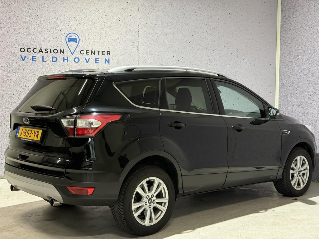Ford Kuga 1.5 EcoBoost Titanium // NAVI // TREKHAAK, Voorwielaandrijving, Stof, 4 cilinders, Zwart