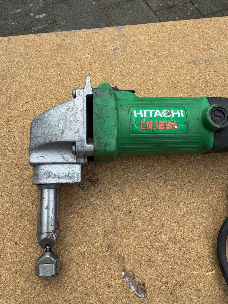 Hitachi knabbelschaar damwand, model CN 16SA, Doe-het-zelf en Verbouw, Ophalen of Verzenden, Gebruikt