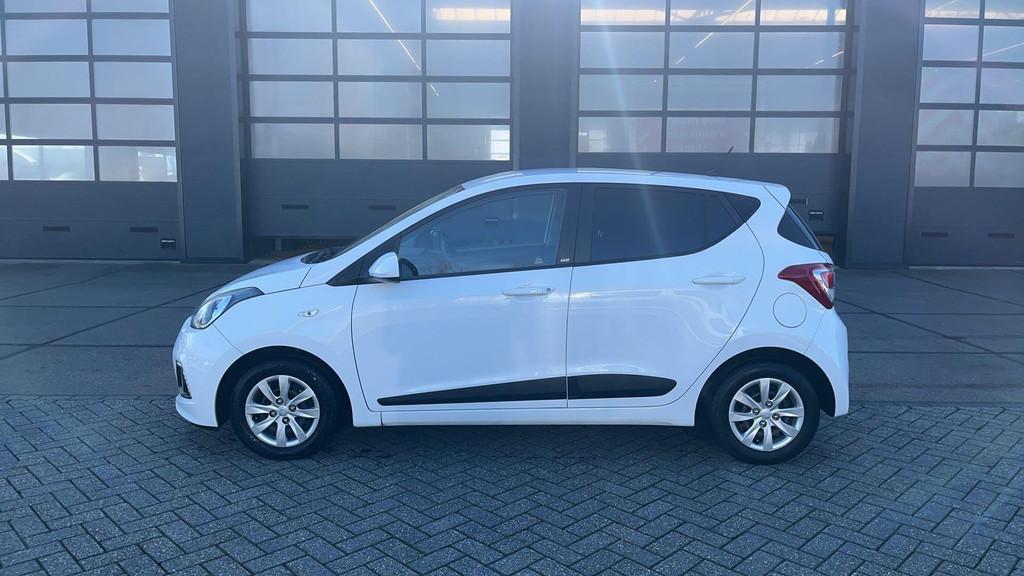 Hyundai i10 1.0i i-Motion Go! 2016 | Navigatie | Extra Getin, Voorwielaandrijving, Stof, Gebruikt, 31 €/maand