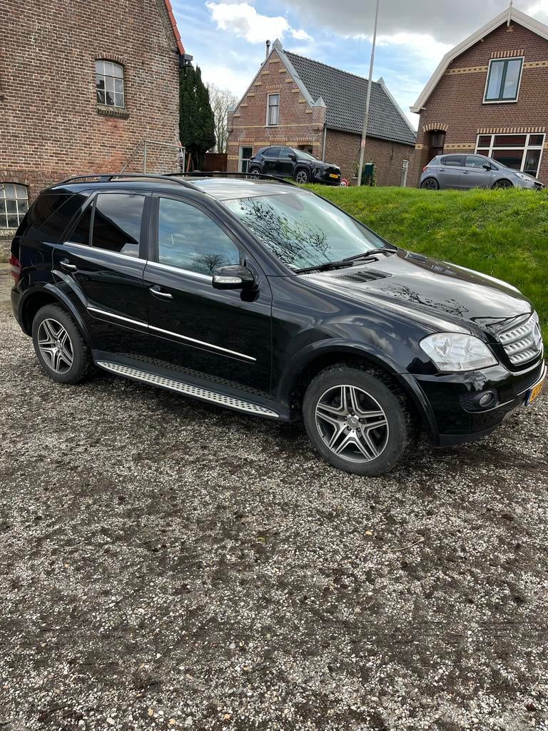 Mercedes-Benz M-Klasse 4.0 CDI Ml420 4MATIC AUT 2007 Zwart, Auto's, Automaat, Zwart, Leder, Bedrijf
