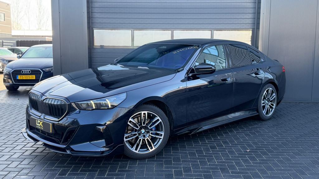 BMW 5-serie 520i M Sportpakket| Camera|H&K, Automaat, 1998 cc, Achterwielaandrijving, Gebruikt