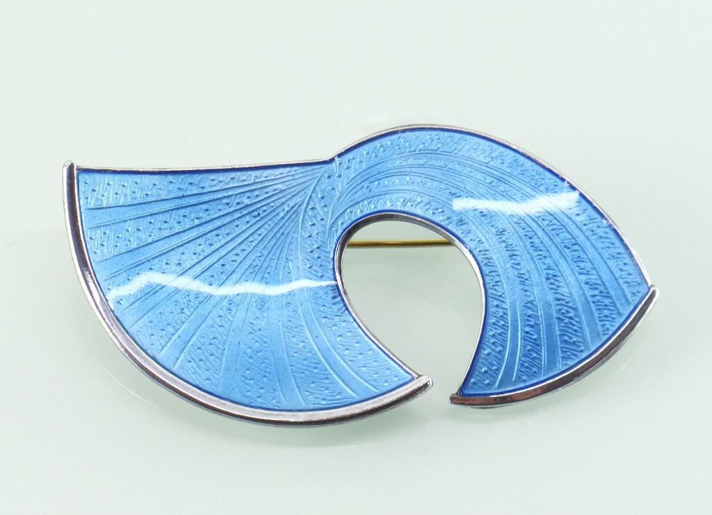 Vintage broche email Knut Rasmussen Noorwegen jaren ‘50, Ophalen of Verzenden, Zilver, Broche