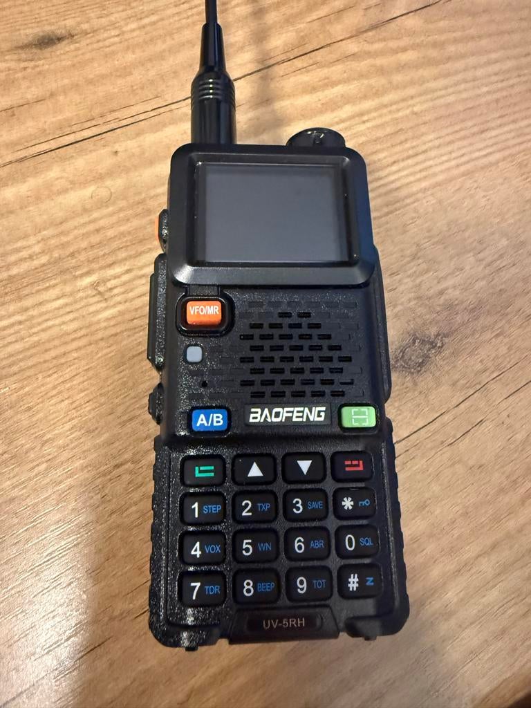 Baofeng UV-5RH Portofoon Nieuwstaat + Extra Antenne, Telecommunicatie, Portofoons en Walkie-talkies, 5 tot 15 km, Ophalen of Verzenden