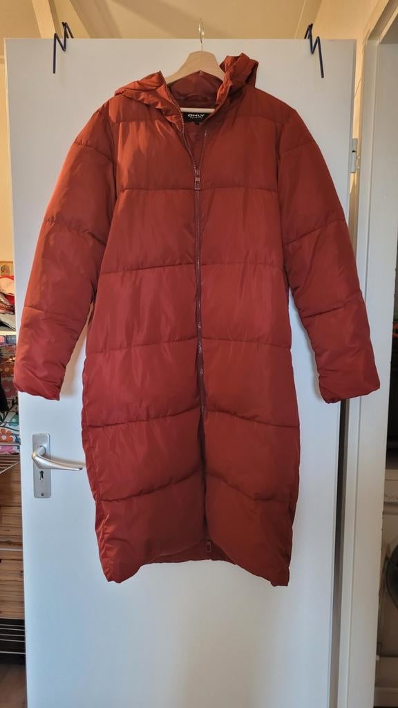 Zwangerschaps winterjas van only maternity maat M, Kleding | Dames, Positiekleding, Ophalen of Verzenden, Rood