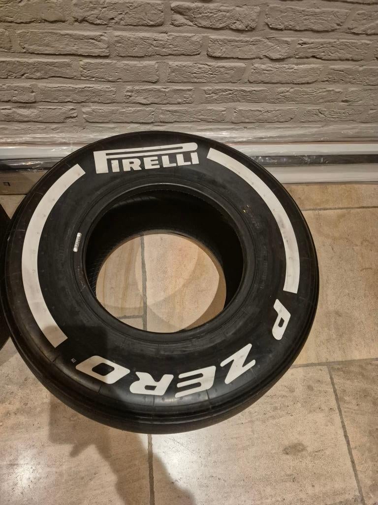 Originele Formule 1 band Hard Pirelli, Ophalen of Verzenden, Formule 1