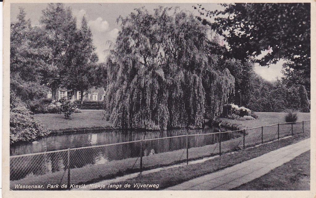 Wassenaar.  Park de Kievit. Kiekje l. d. Vijverberg.  (1942), Ophalen of Verzenden, 1940 tot 1960, Gelopen, Zuid-Holland