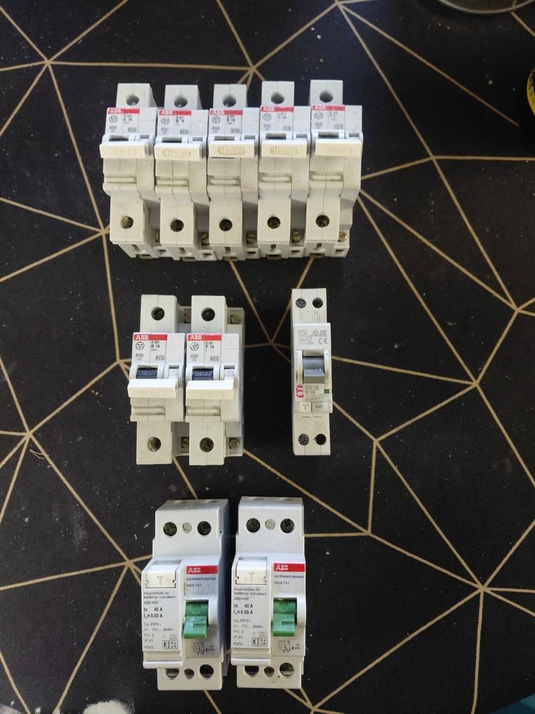 8x Automaten en 2x aardlek schakelaars, Ophalen of Verzenden, Overige typen