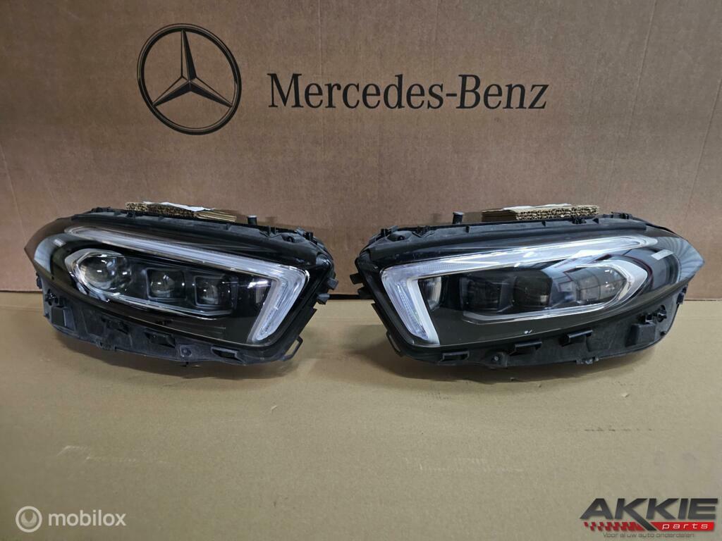 Koplampen set Mercedes A35 A45 W177 multibeam ('18-'22), Gebruikt, Mercedes-Benz, Ophalen of Verzenden, Mercedes-Benz