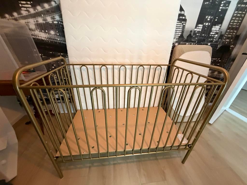 Goudkleurig ledikant - Kort gebruikt!, Kinderen en Baby's, Babywiegjes en Ledikanten, Ophalen, Zo goed als nieuw, Ledikant