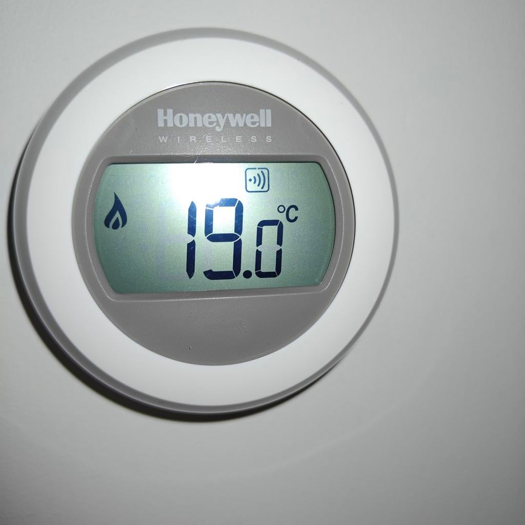 Honeywell T87RF2025 Modulerende Kamerthermostaat, Doe-het-zelf en Verbouw, Thermostaten, Ophalen of Verzenden, Slimme thermostaat