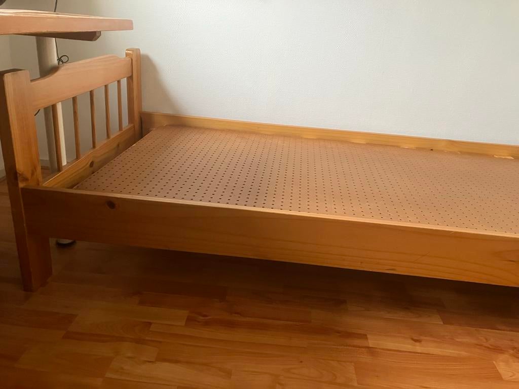 Grenen Eenpersoonsbed / Ledikant met matras., Huis en Inrichting, Slaapkamer | Bedden, Ophalen, 90 cm, Eenpersoons, Bruin