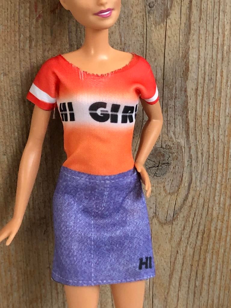 Jurk voor Barbie Blauw paars zwart oranje rood wit, Ophalen of Verzenden, Zo goed als nieuw, Barbie