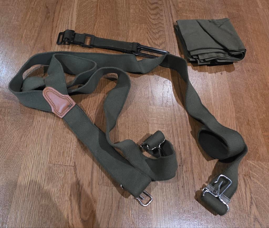 Vintage leger spulletjes groene riem set, Verzamelen, Ophalen of Verzenden, Overige typen