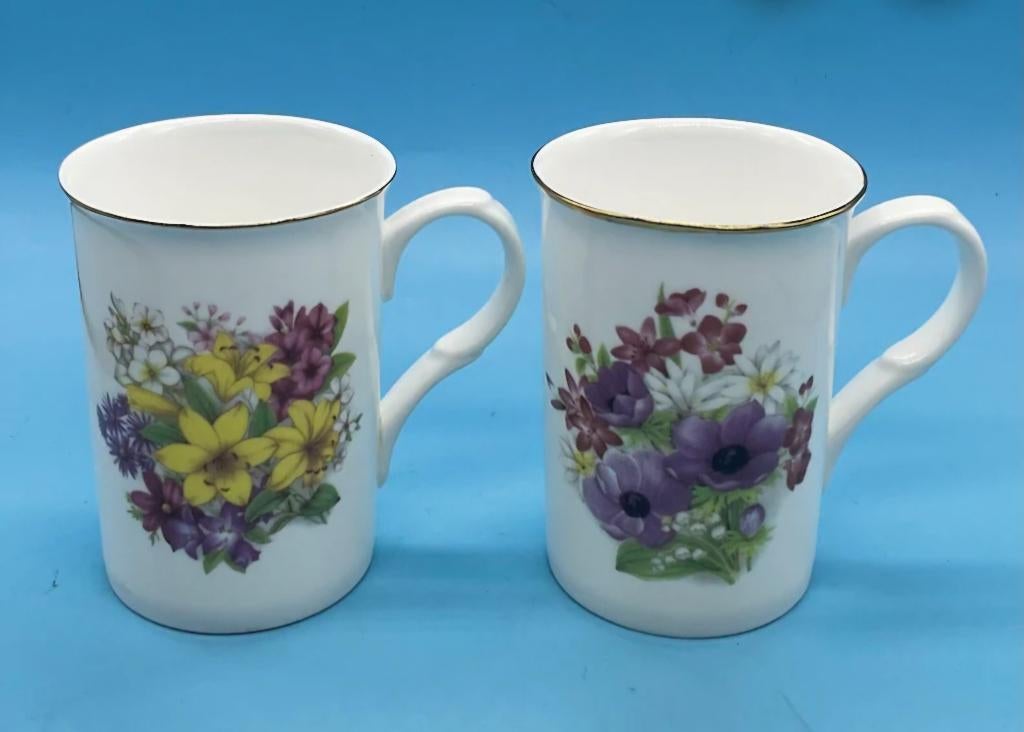 Cambridge Garden Collection Fine Bone China - 2 mokken, Ophalen of Verzenden, Zo goed als nieuw, Overige stijlen, Kop(pen) en/of Schotel(s)