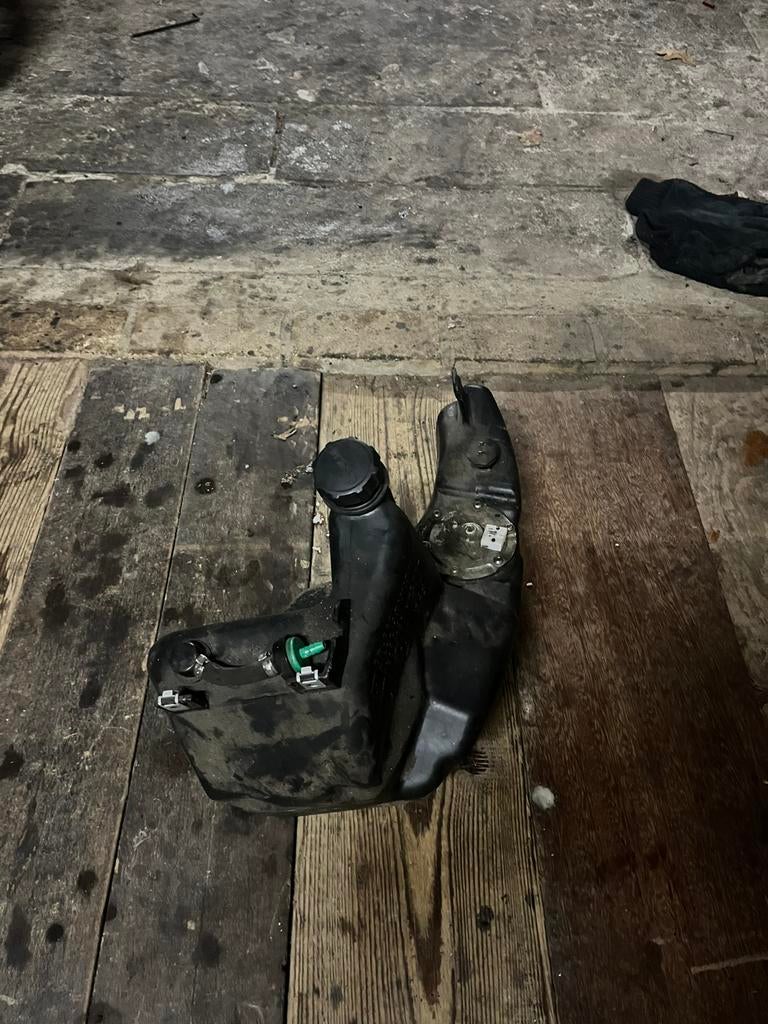 Iget e4 tank, Ophalen of Verzenden