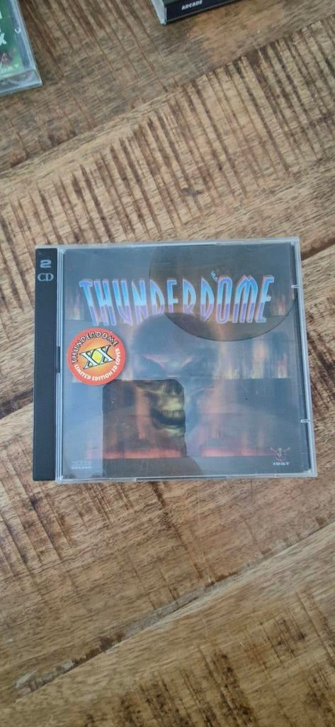 Thunderdome XX 20, Ophalen of Verzenden, Zo goed als nieuw