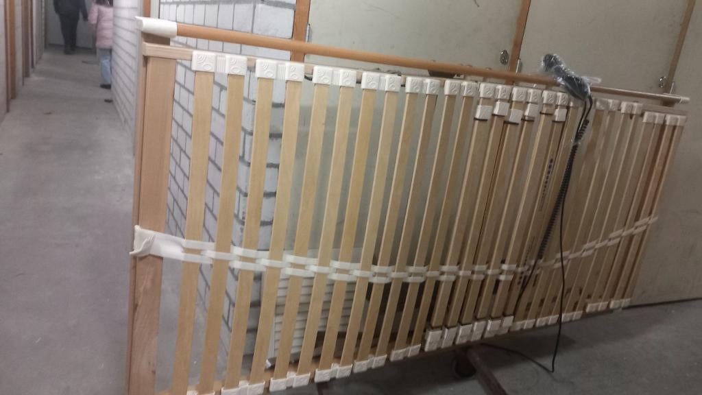 Elektrische bedbodem 90x200 - Zo goed als nieuw!, Ophalen, 90 cm, Eenpersoons, Zo goed als nieuw