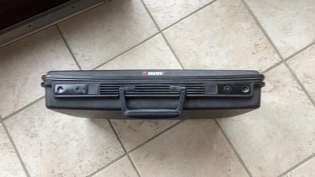 Attachékoffer voor kantoorpersoneel, Ophalen, Gebruikt, Hard kunststof, 45 tot 55 cm