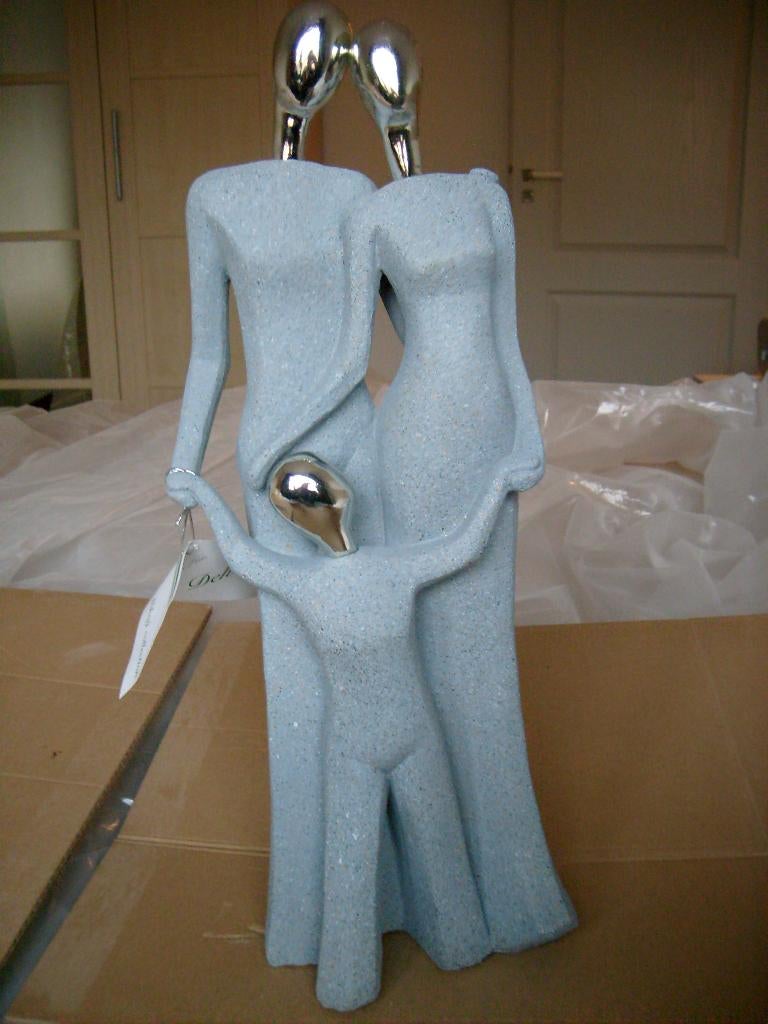 beeld gezin man vrouw kind, Verzamelen, Beelden en Beeldjes, Ophalen of Verzenden, Zo goed als nieuw, Mens