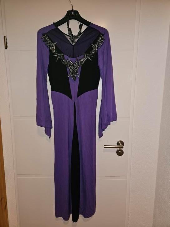 Paarse jurk met rubbere hoofdband, Ophalen of Verzenden, Gedragen, Maat 38/40 (M), Carnaval