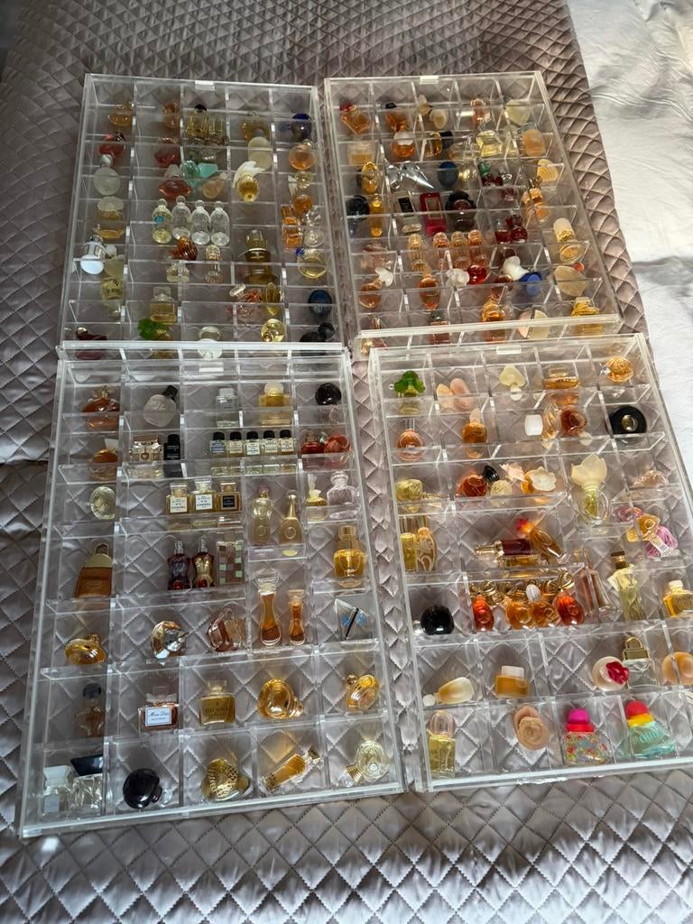 Letterbakken met miniatuur flesjes, Ophalen, Miniatuur, Gevuld