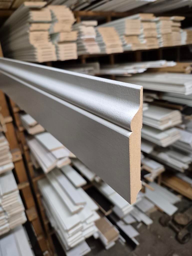 16x120mm plint 240cm lang ral9010 gegrond sier plint, Ophalen, ., Nieuw, Mdf