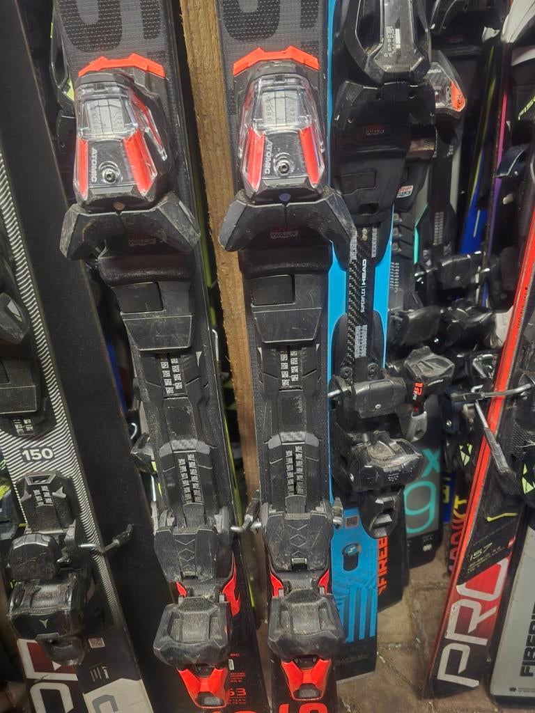 163cm ATOMIC REDSTER S7, 160 tot 180 cm, Ophalen of Verzenden, Zo goed als nieuw, Carve