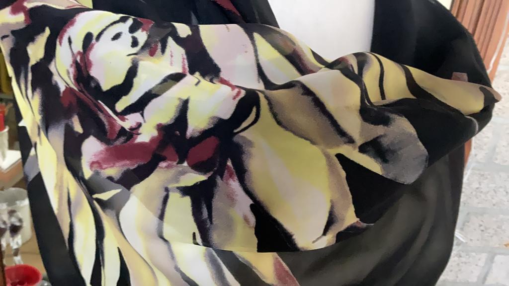 Zijde voile stof 3 mtr zeer apart, Hobby en Vrije tijd, Stoffen en Lappen, Overige kleuren, 120 cm of meer, Ophalen of Verzenden