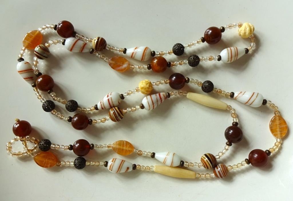 Lange ketting: vintage kralen van glas, been & kunstsof, Sieraden, Tassen en Uiterlijk, Antieke sieraden, Ophalen of Verzenden