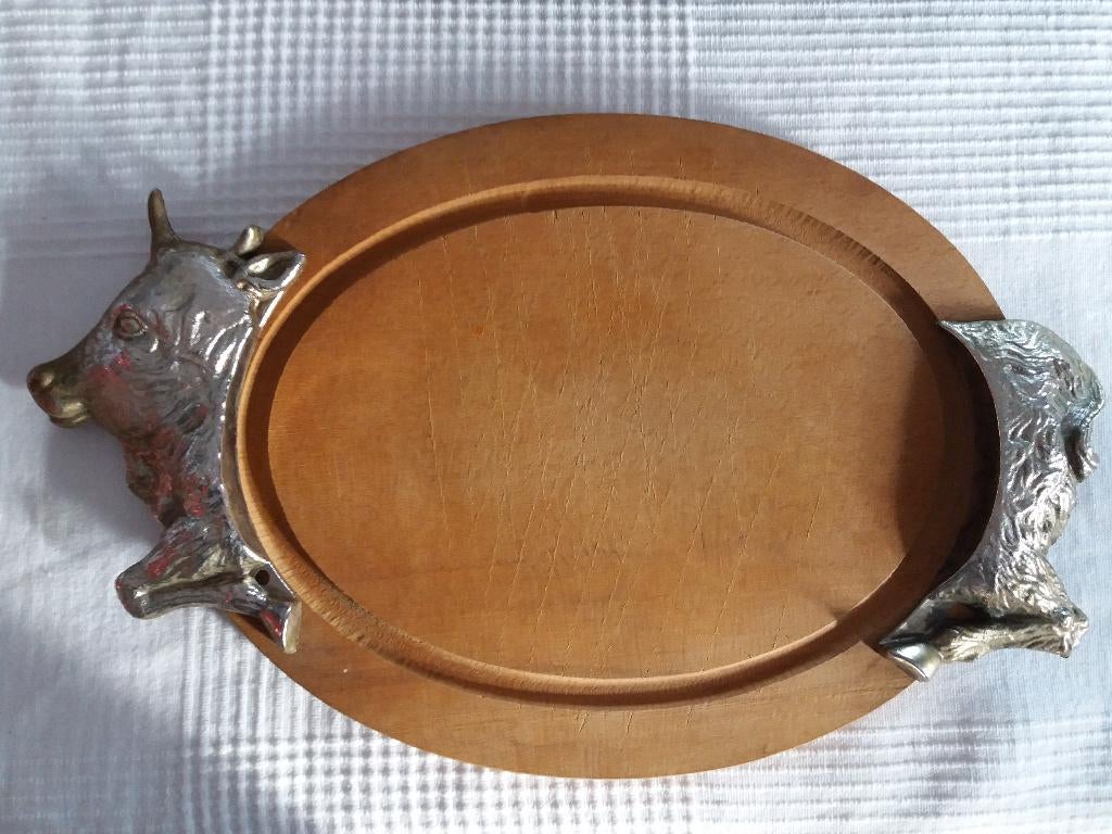 Vintage, toffe snijplank met stier versiering in metaal, Ophalen of Verzenden