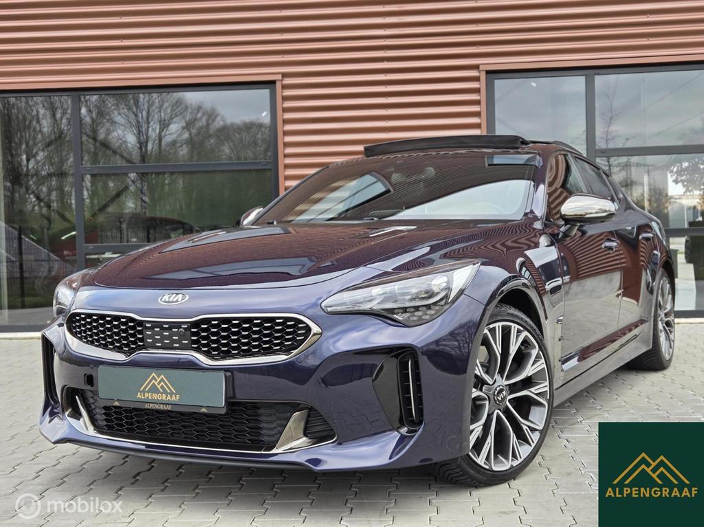 Kia Stinger 2.0 T-GDI GT-Line Pano Acc Carplay Stuurwielverw, Auto's, Kia, Automaat, 1998 cc, Achterwielaandrijving, Gebruikt