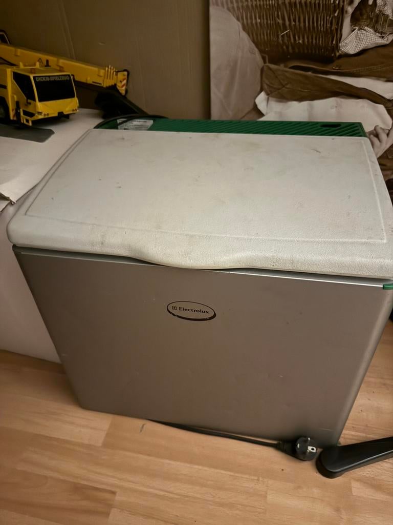 Koelbox 12 volt en kan op gas, Ophalen of Verzenden, Zo goed als nieuw, Elektrisch