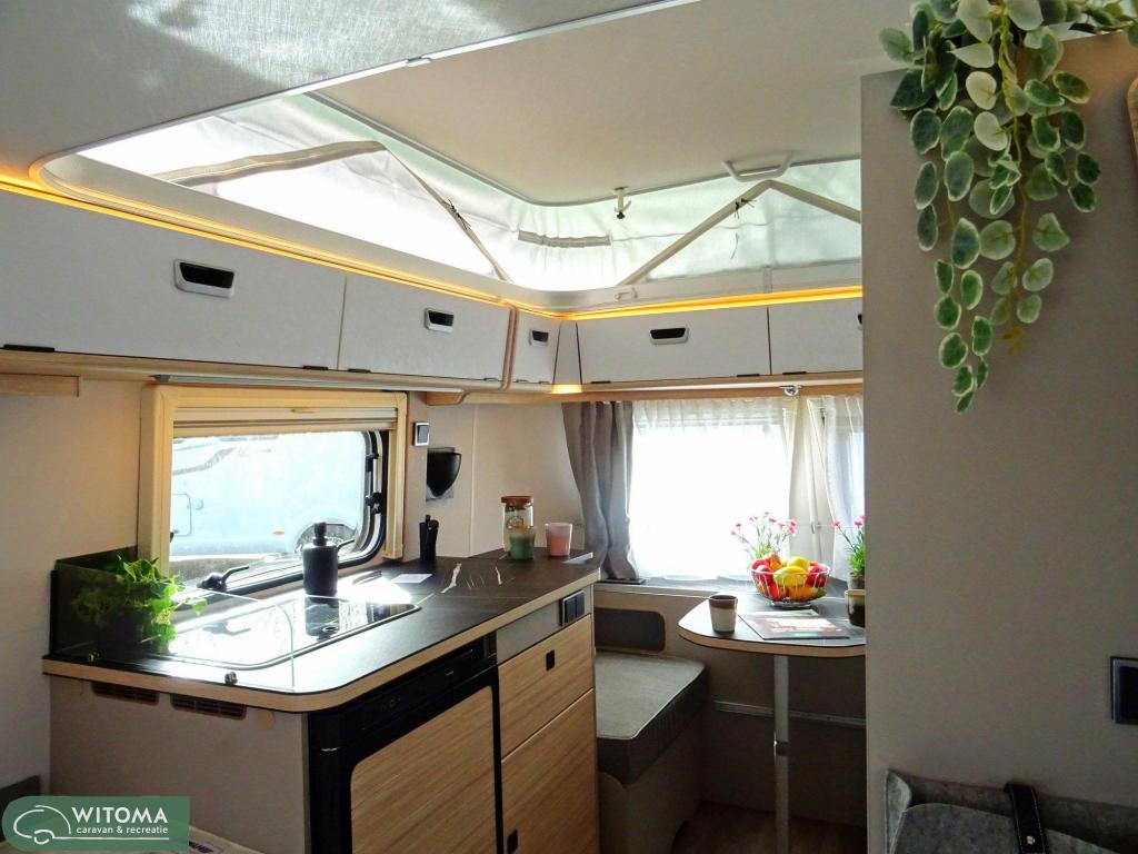 Eriba Touring 310 Gratis mover en accu, Caravans en Kamperen, Standaardzit, Bedrijf, Schokbreker, Eriba