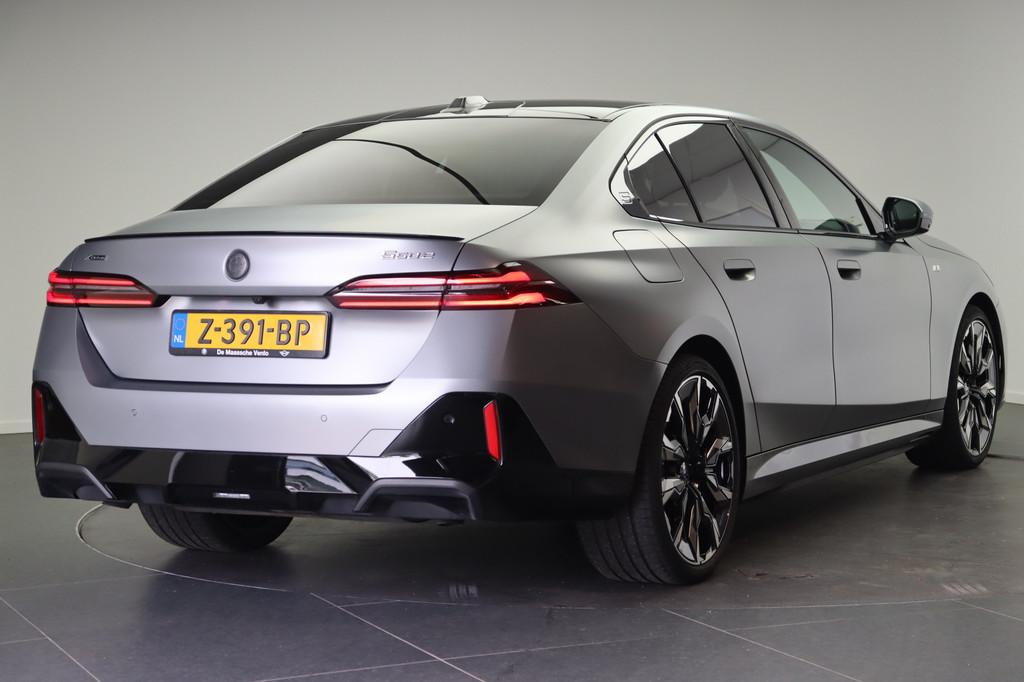BMW 5 Serie 550e xDrive M Sport Automaat / Panoramadak / Tre, Gebruikt, 138 €/maand, Bedrijf, 489 pk