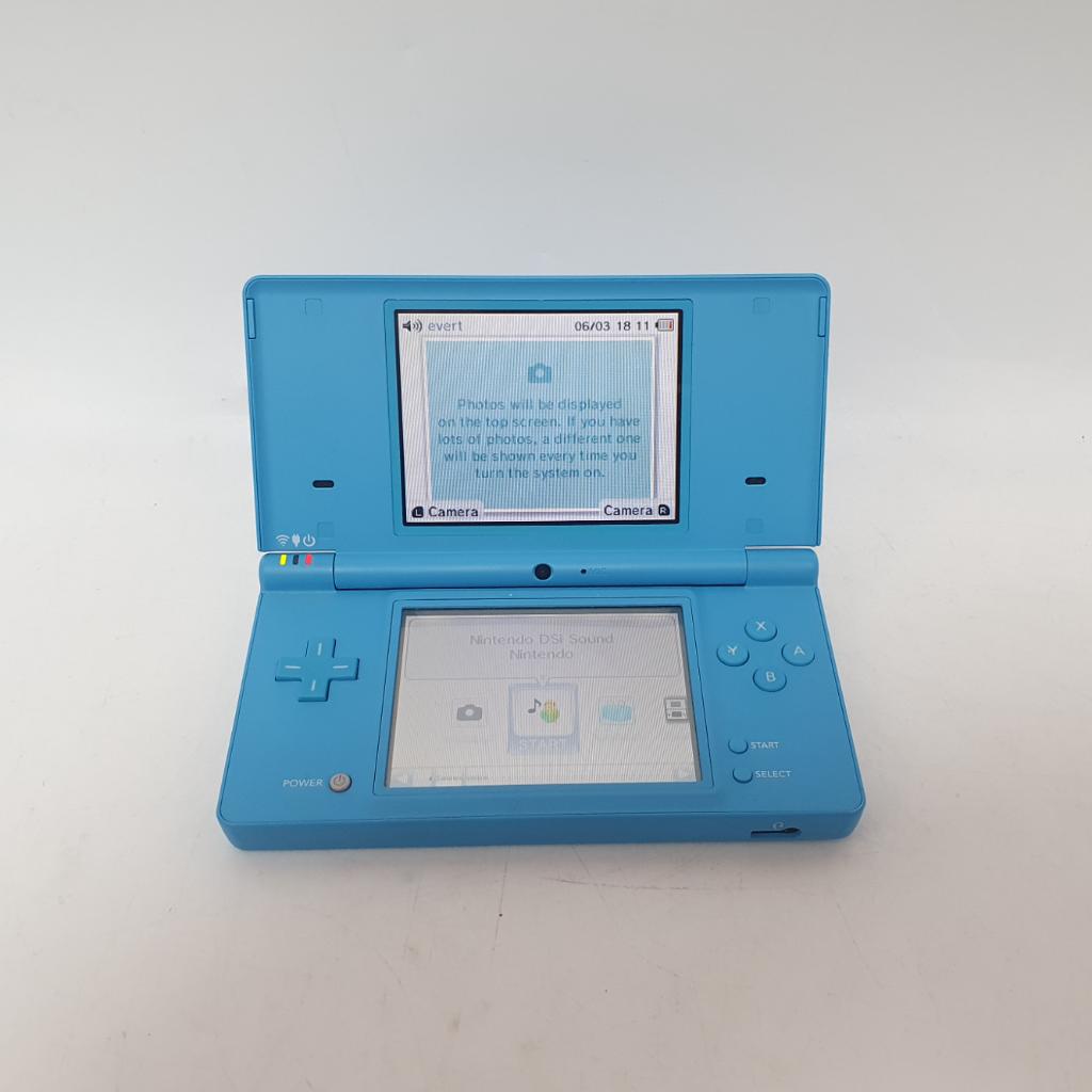 Nintendo DSi Blauw + Oplader in Zeer Nette Staat, Ophalen of Verzenden, Zo goed als nieuw, Blauw, 3DS