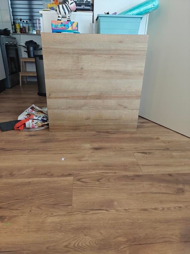 Tafel van 1x1 meter met beschadiging - Gratis afhalen, Huis en Inrichting, Tafels | Eettafels, Gebruikt, Vierkant, Ophalen of Verzenden