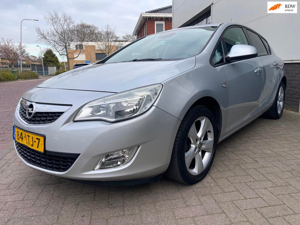 Opel Astra 1.4 Edition/Cruise-c/Climate-c/Aux/Trekhaak/Goed-, Voorwielaandrijving, Euro 5, 101 pk, Gebruikt