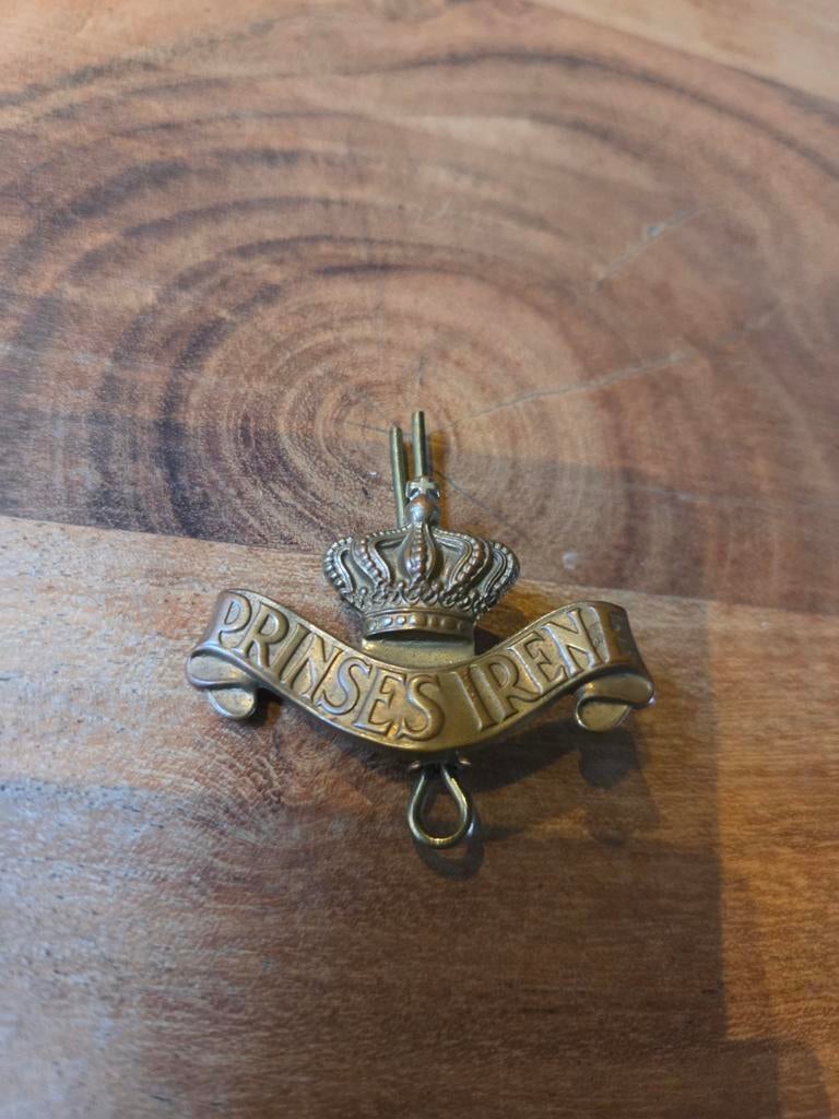 Kraag embleem prinses irene, Ophalen of Verzenden, Landmacht, Nederland, Embleem of Badge