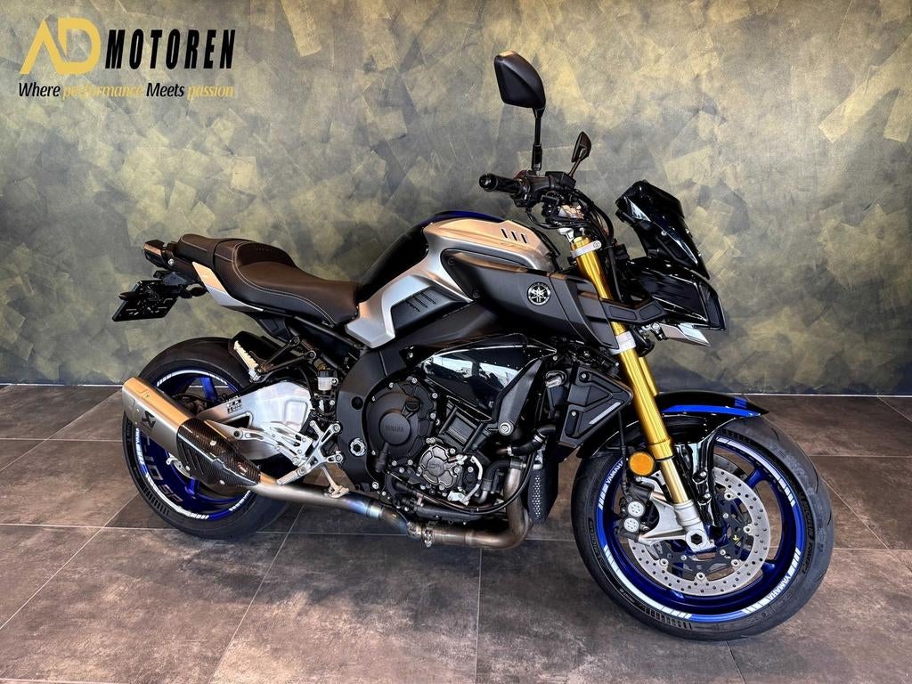 YAMAHA MT 10 SP ABS/ EINDJAARSACTIE !!!! AKRAPOVIC !!!, Motoren, Motoren | Yamaha, 4 cilinders, Motorrijbewijs A, Bedrijf, Onbekend