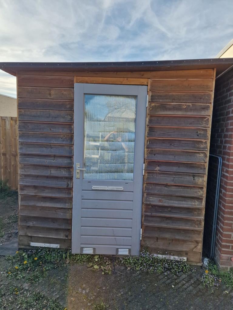 Geïsoleerd tuinhuisje - opknapbeurt nodig, snel afhalen!, Tuin en Terras, Tuinhuis, 250 tot 500 cm, Ophalen of Verzenden, 1 raam