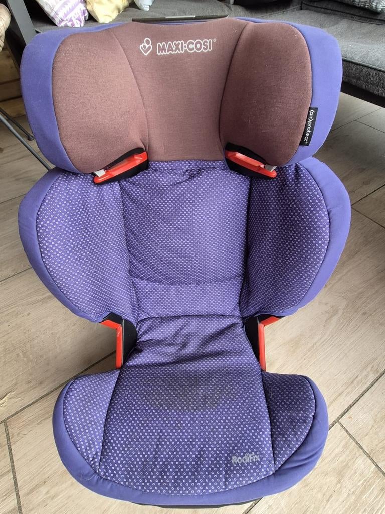 2 Maxi-Cosi RodiFix autostoeltjes (paars en blauw), Gebruikt, 15 t/m 36 kg, Isofix, Maxi-Cosi