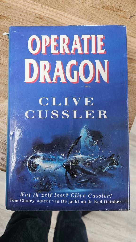 Operatie Dragon - Clive Cussler, Ophalen of Verzenden, Gelezen, Clive Cussler