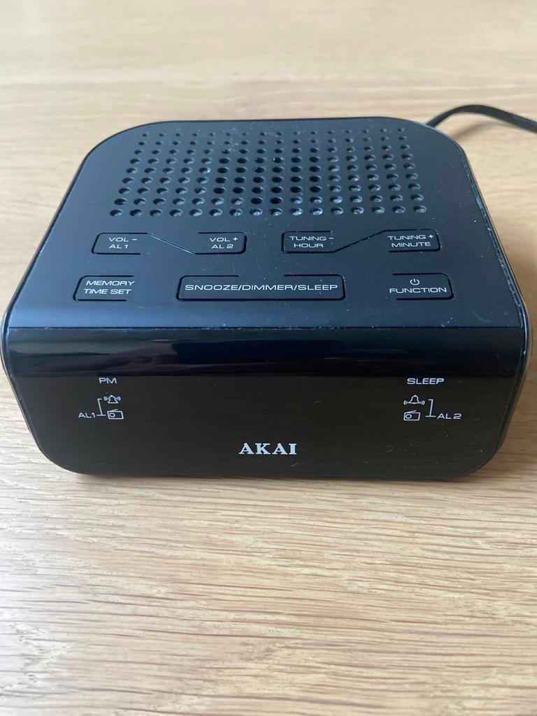 Akai Wekkerradio met Dubbel Alarm en Snooze Functie, Witgoed en Apparatuur, Wekkers, Gebruikt, Digitaal, Ophalen